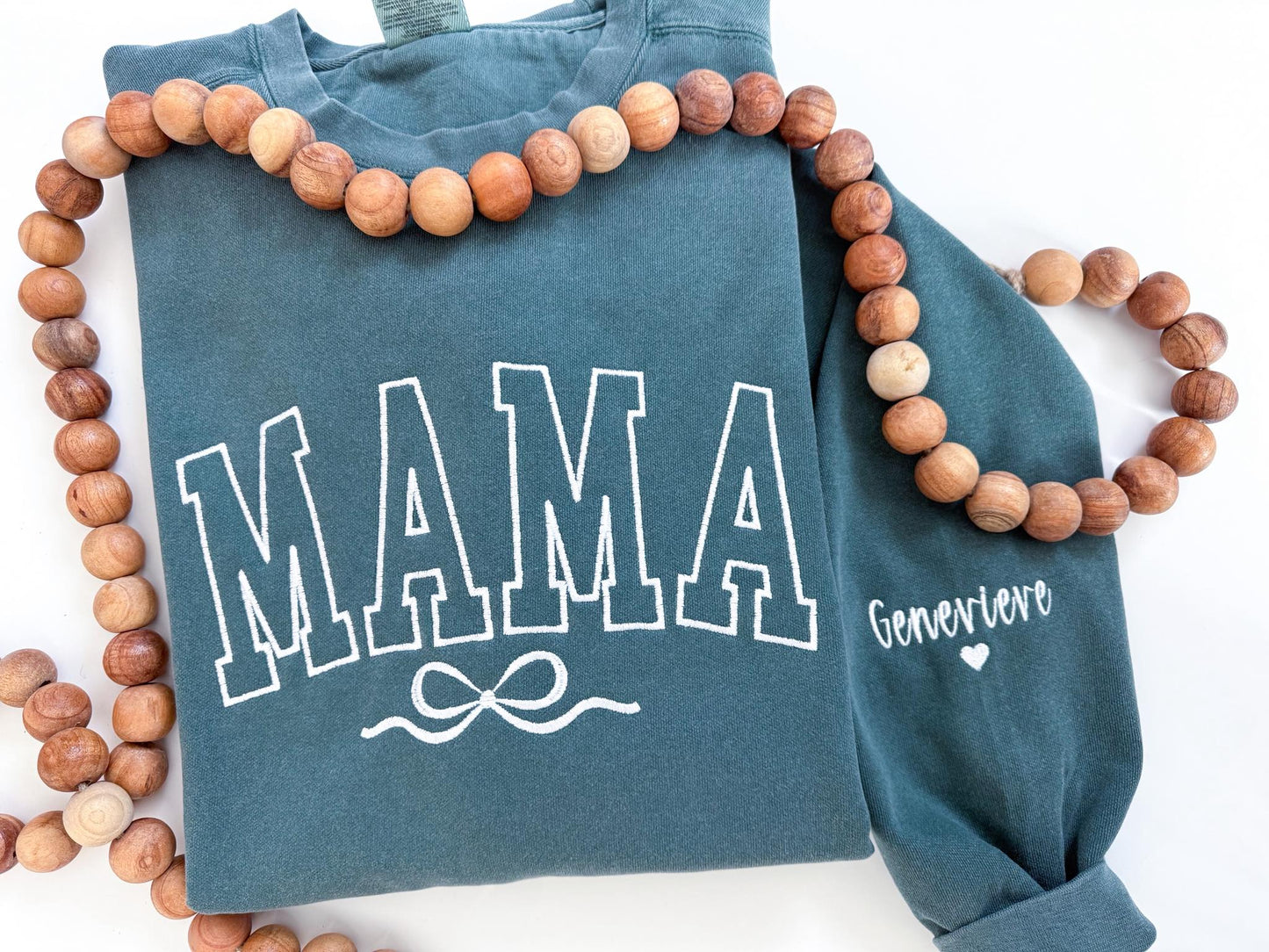 Mama sweatshirt personalized with names on sleeve